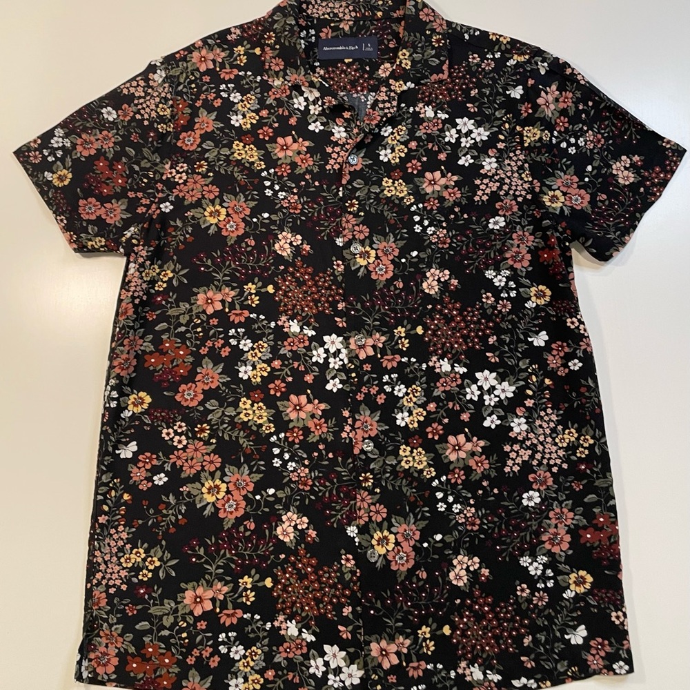 Abercrombie & Fitch Mens Short Sleeve Black Floral Shirt Size Small